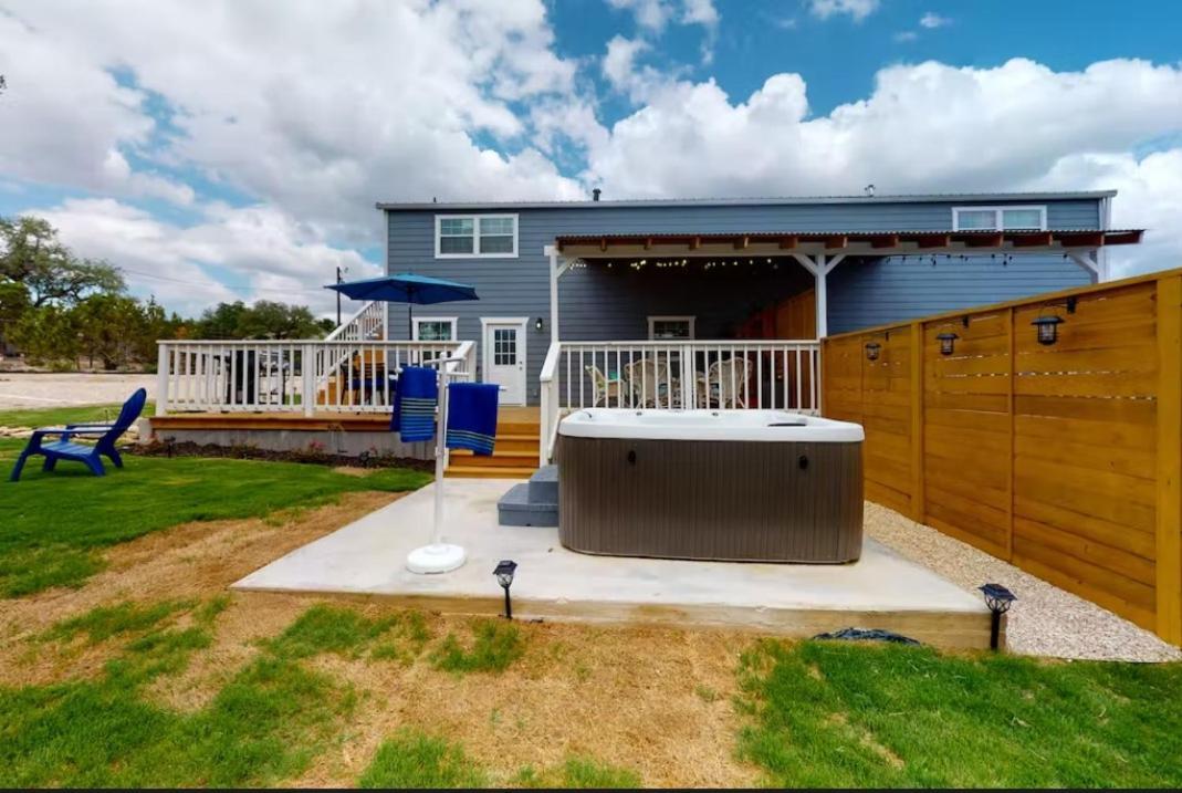 מלון קרוויל Blue Oasis In The Hill Country מראה חיצוני תמונה