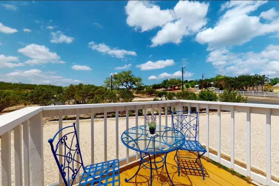 מלון קרוויל Blue Oasis In The Hill Country מראה חיצוני תמונה